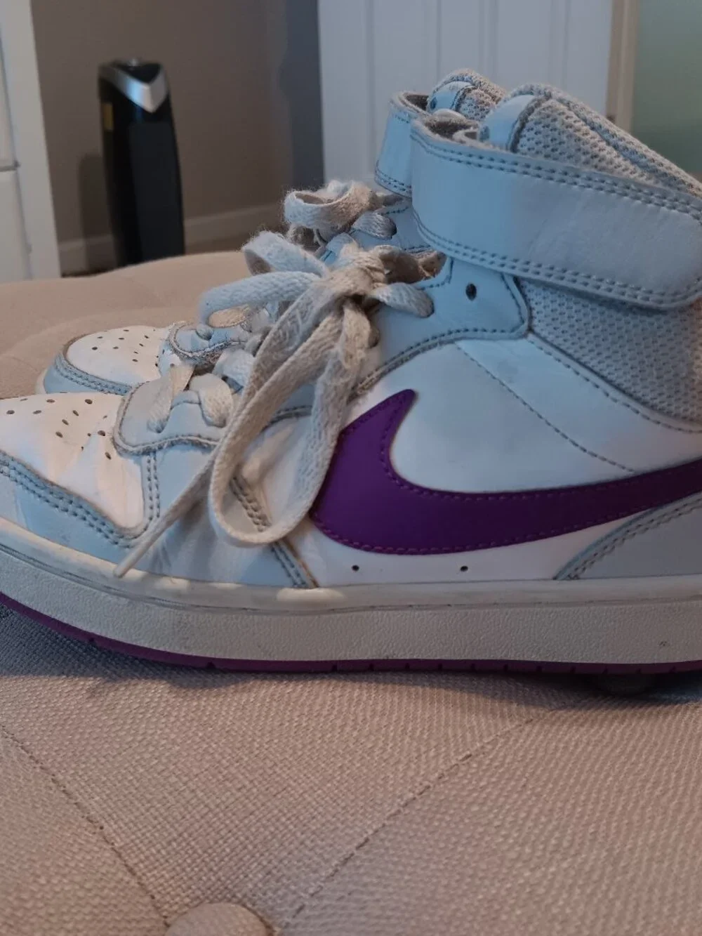 Nike Court Borough Mid 2 sneakers / big kid size 3.5
